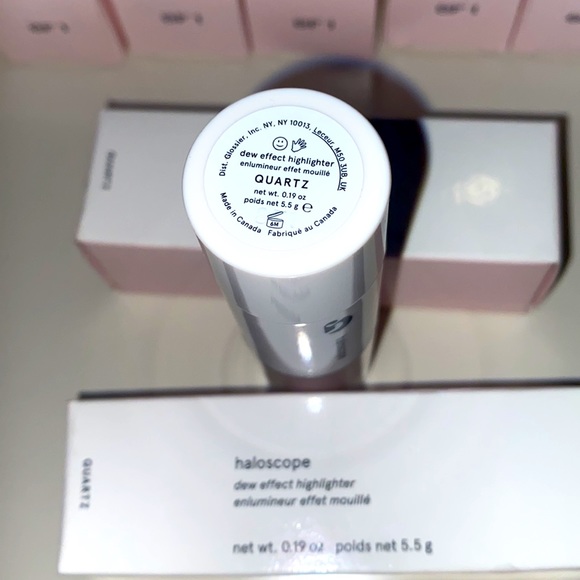 Brand New GLOSSIER haloscope dew effect highlighter in Quartz swipe or rub on!! - Picture 3 of 3